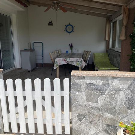 Botic Apartments Šilo Exteriör bild