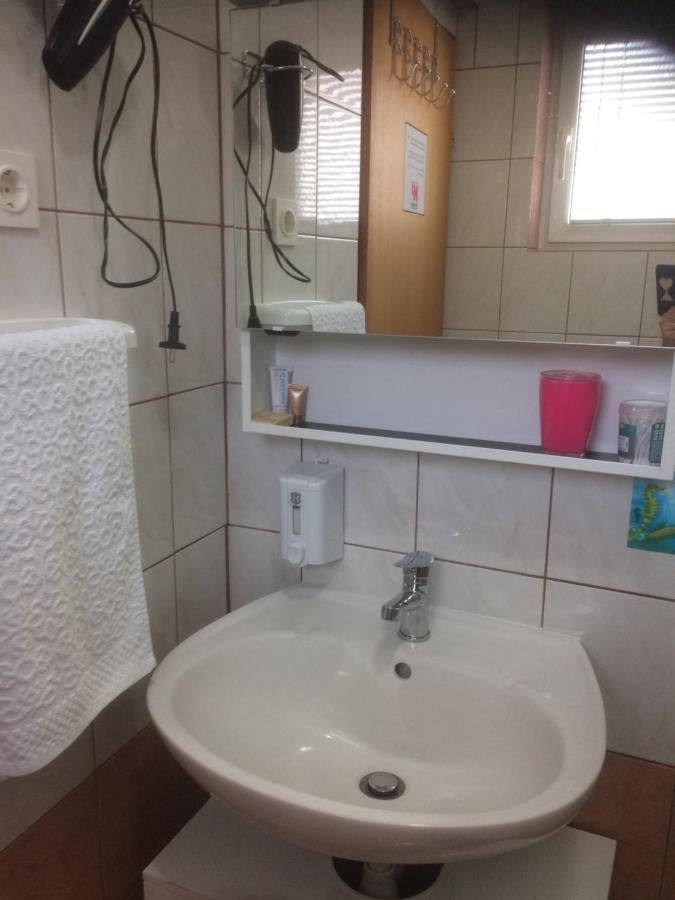 Botic Apartments Šilo Exteriör bild