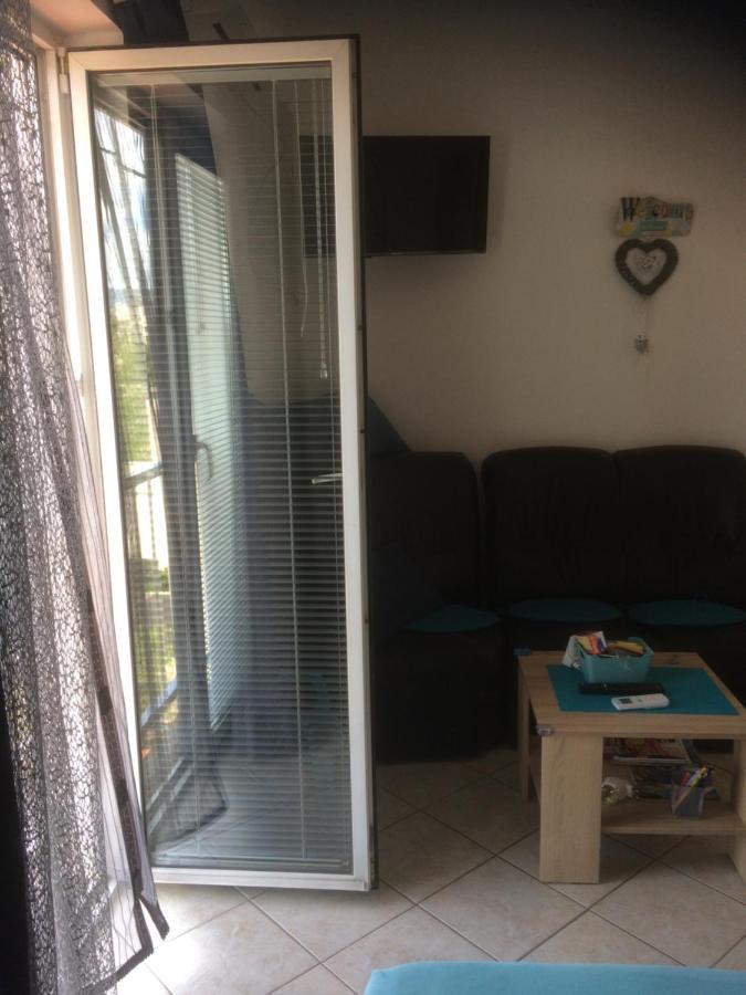 Botic Apartments Šilo Exteriör bild