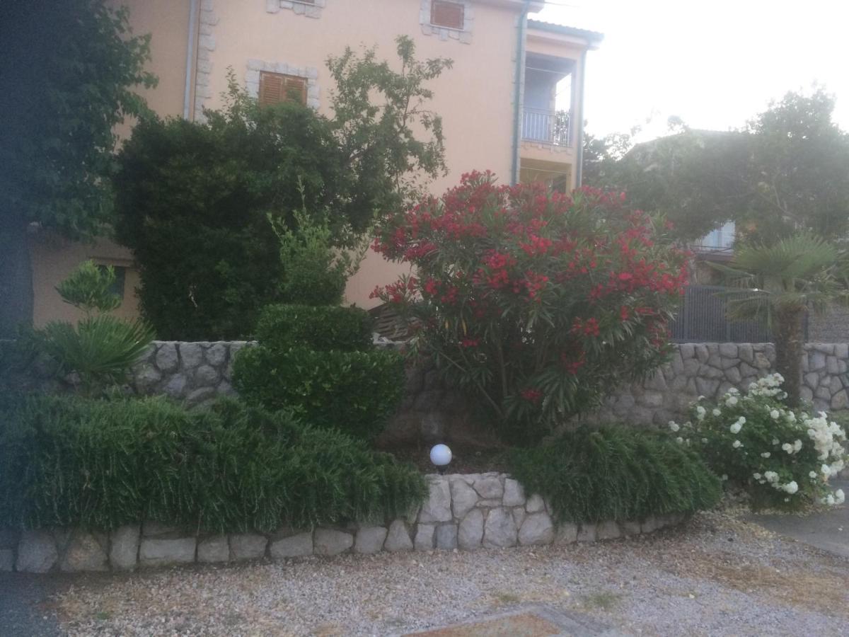 Botic Apartments Šilo Exteriör bild